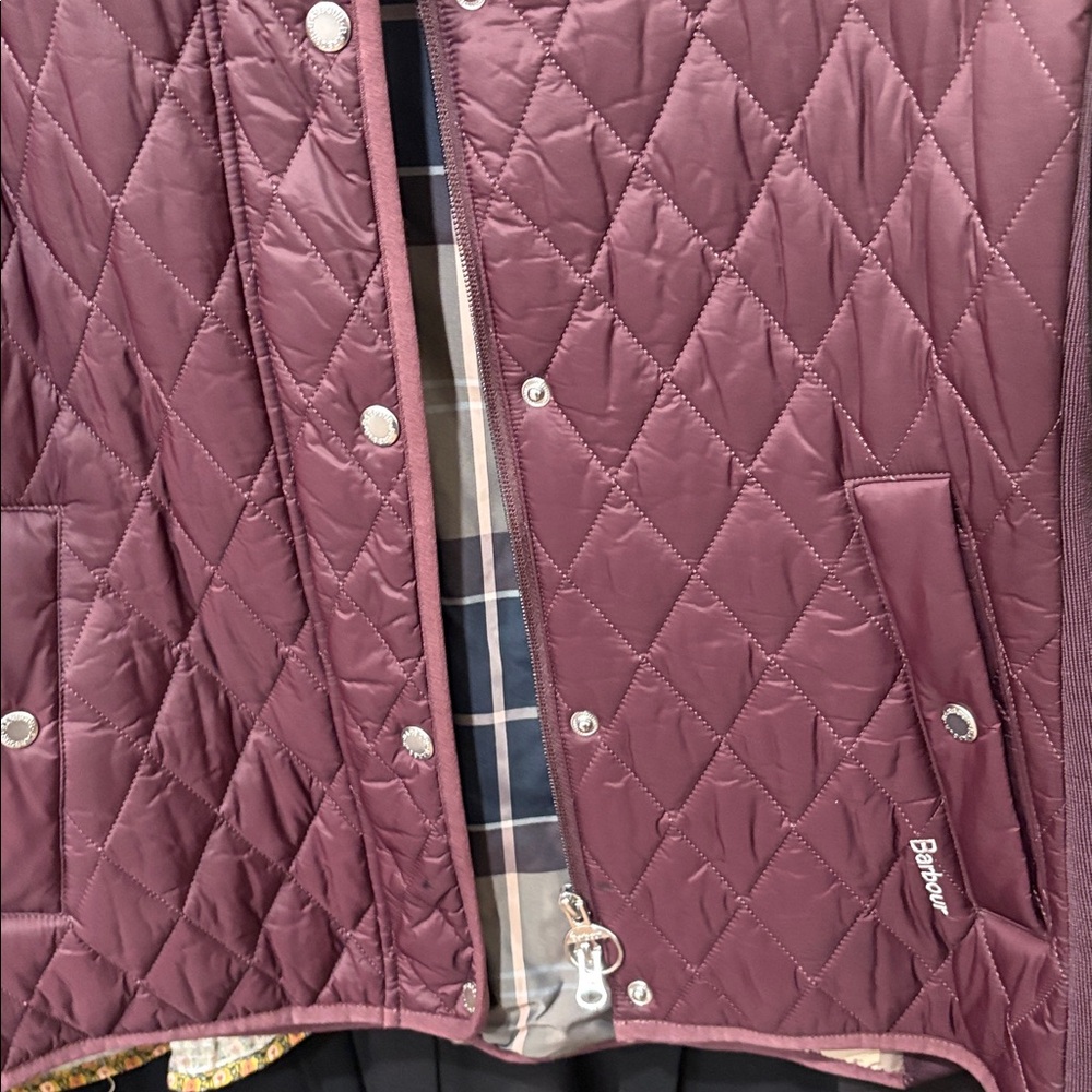 Barbour burgundy quilted women's jacket. - Picture 2 of 10
